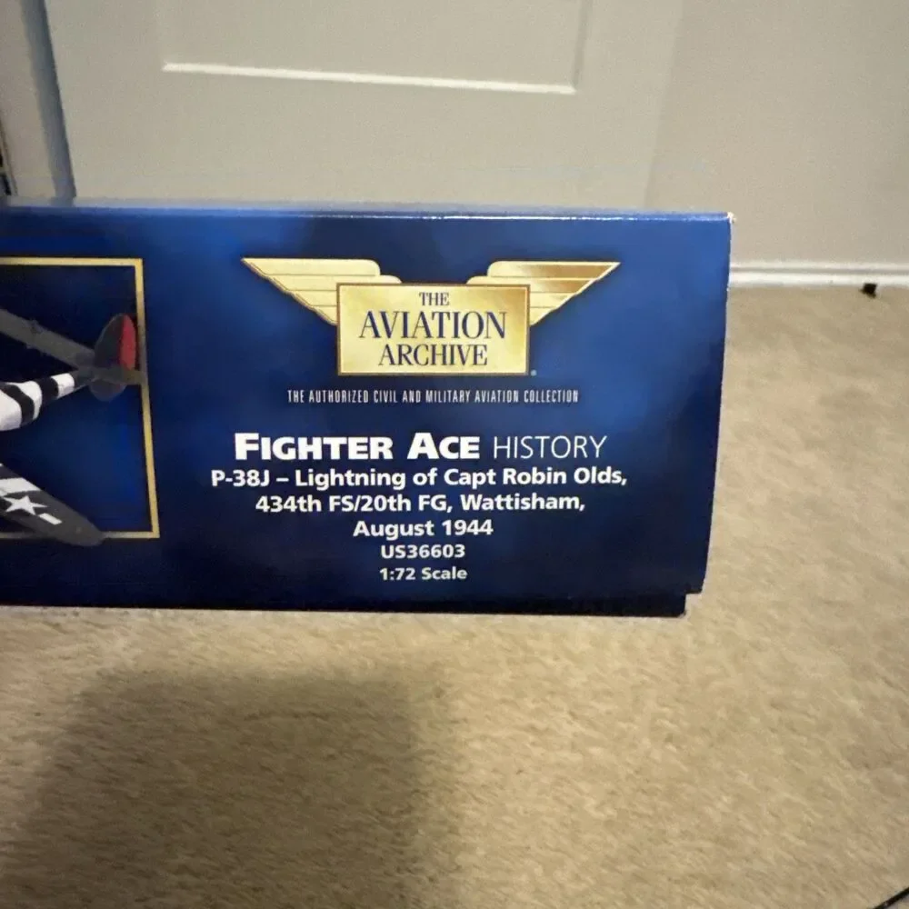 Corgi 1/72 Scale US36603 P-38J Lightning 434th FS/20 Wattisham Cpt Robin Olds